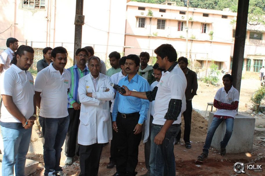 Yamaleela-2-Movie-Team-Swachh-Bharath-Program-at-Niloufer-Hospital